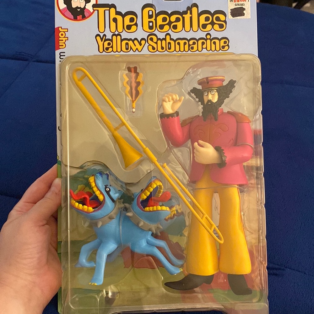 The Beatles- Yellow Submarine: John with the Bulldog Figurines McFarlane